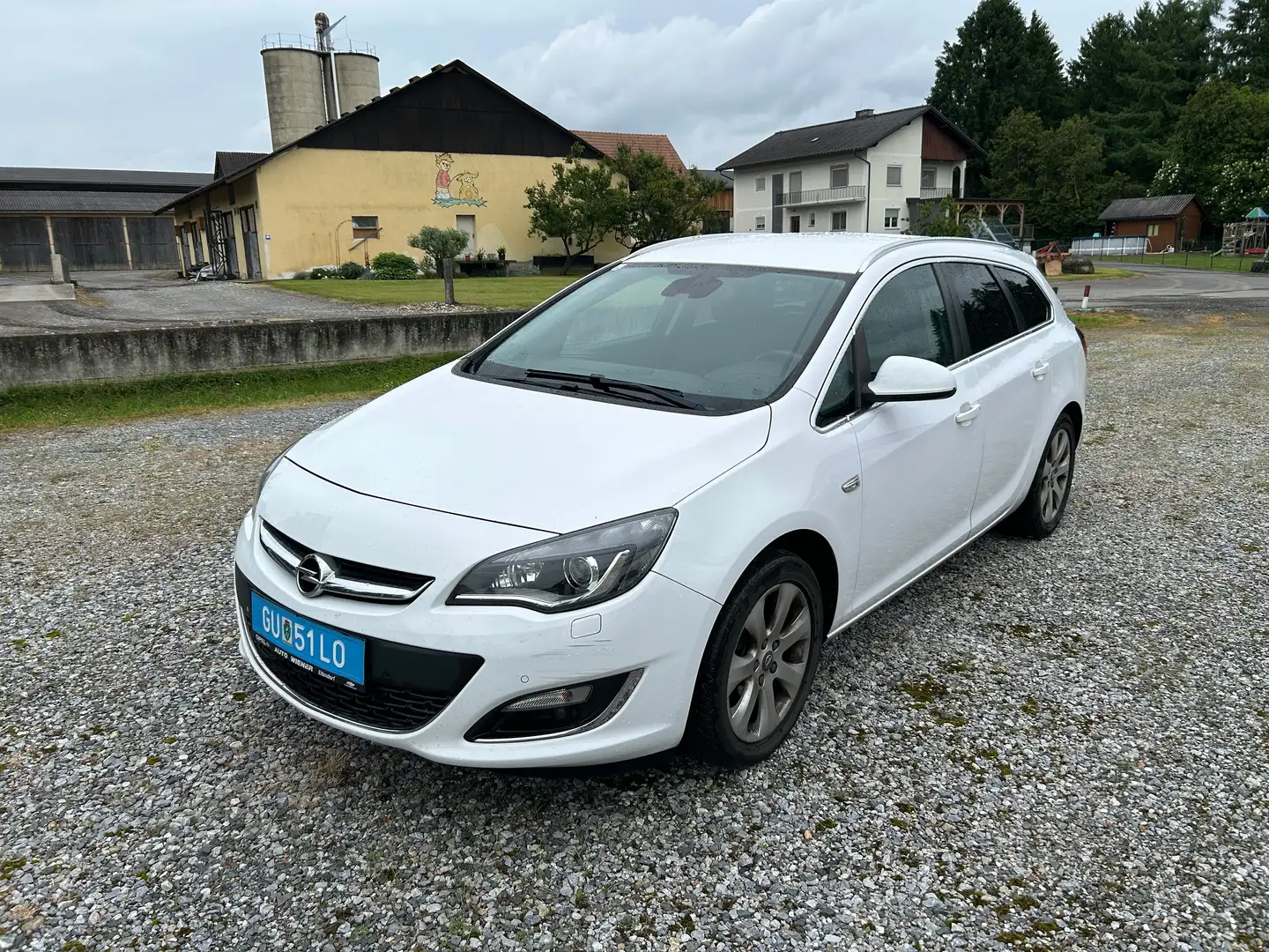 Opel Astra 1.6 CDTI DPF ecoFLEX Sports Tourer Weiß - 1