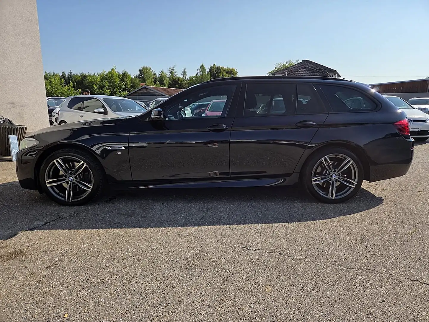 BMW 525 d xDrive Touring Aut. * M-Paket * Schwarz - 2