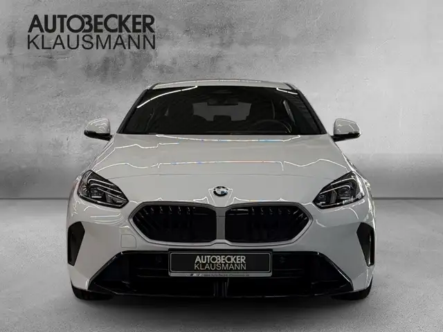 BMW 1 Series view 5