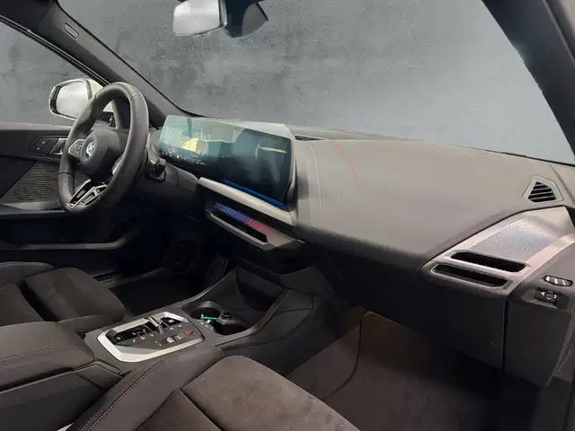 BMW 1 Series view 12