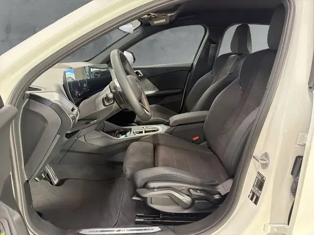 BMW 1 Series view 8