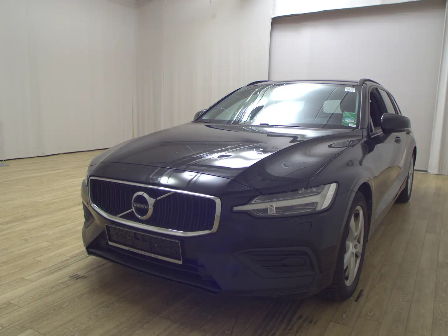 Volvo V60 Kombi D4 Momentum LED Sound Memory StHzg LM Zwart - 2