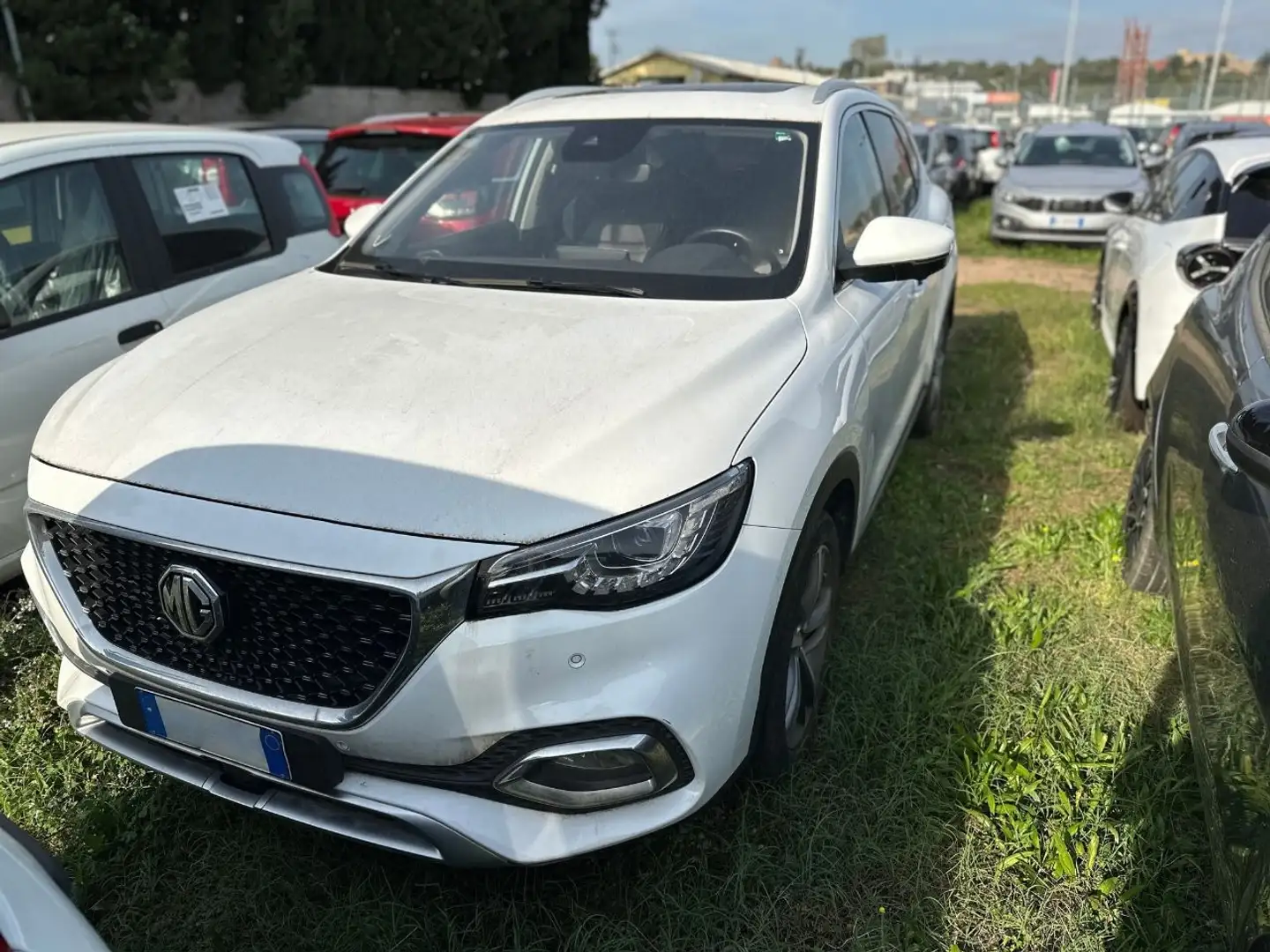 MG HS 1.5 T Luxury Weiß - 1