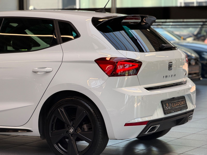 SEAT Ibiza Black Edition FR/LED/CarPlay/ACC/BT/ — photo 8