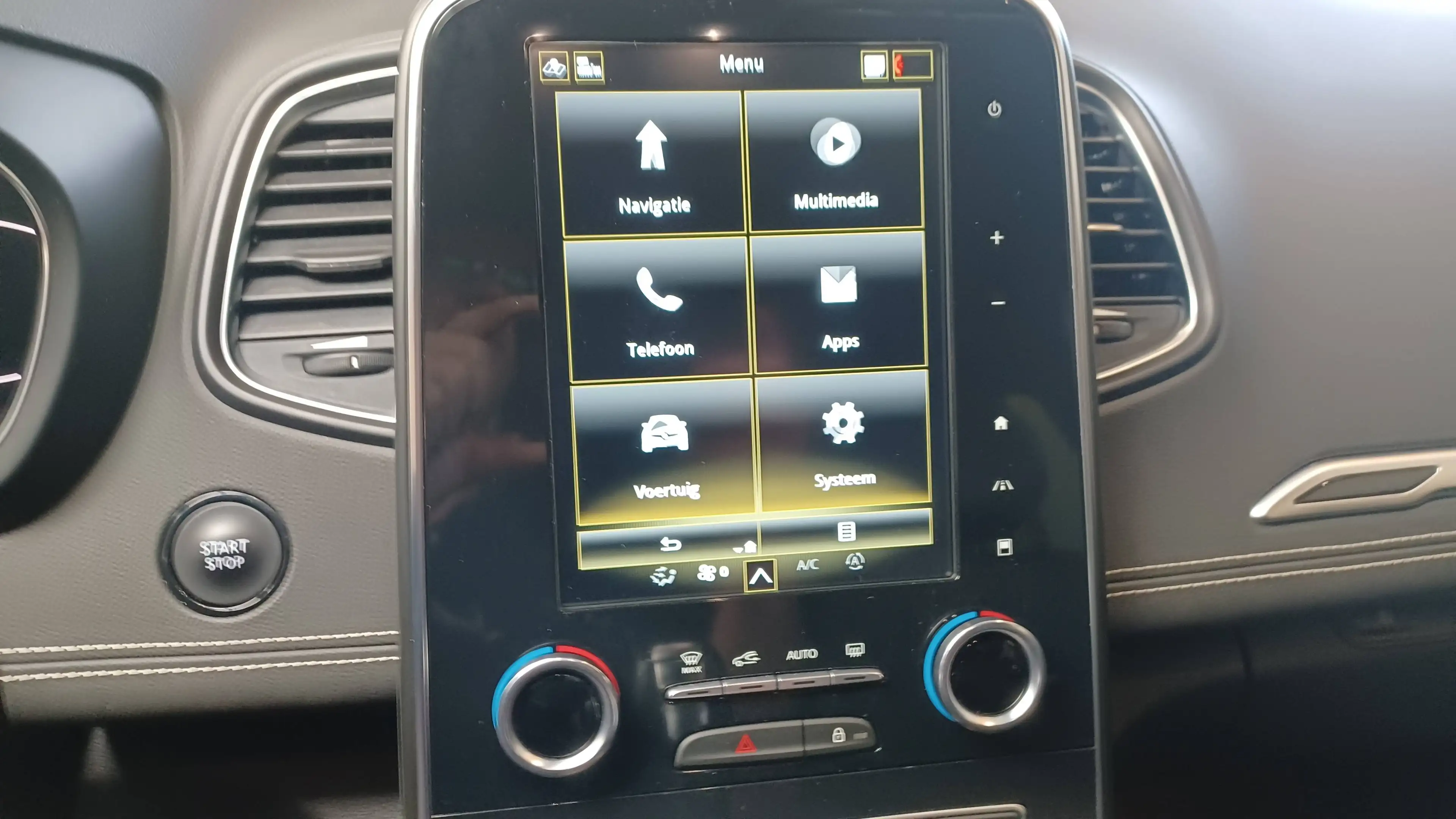 Renault Grand Scenic Grand Scénic 1.33 TCe Techno EDC GPF 7pl — photo 15