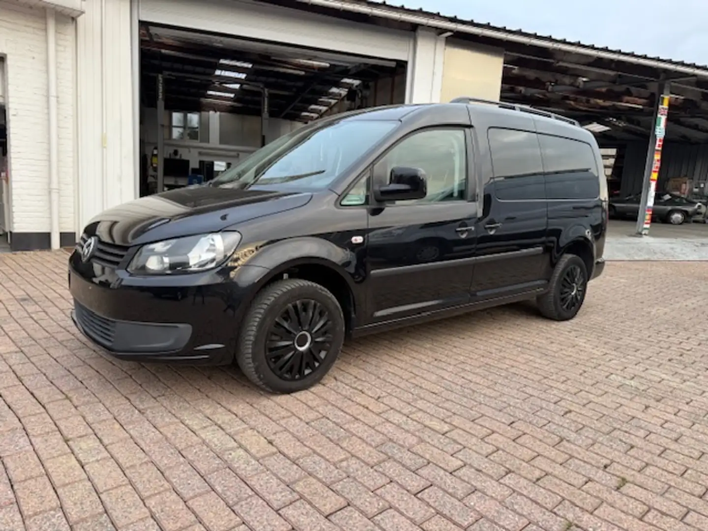 Volkswagen Caddy maxi 5 places airco, 1,2 essence taxe utilitaire Noir - 1