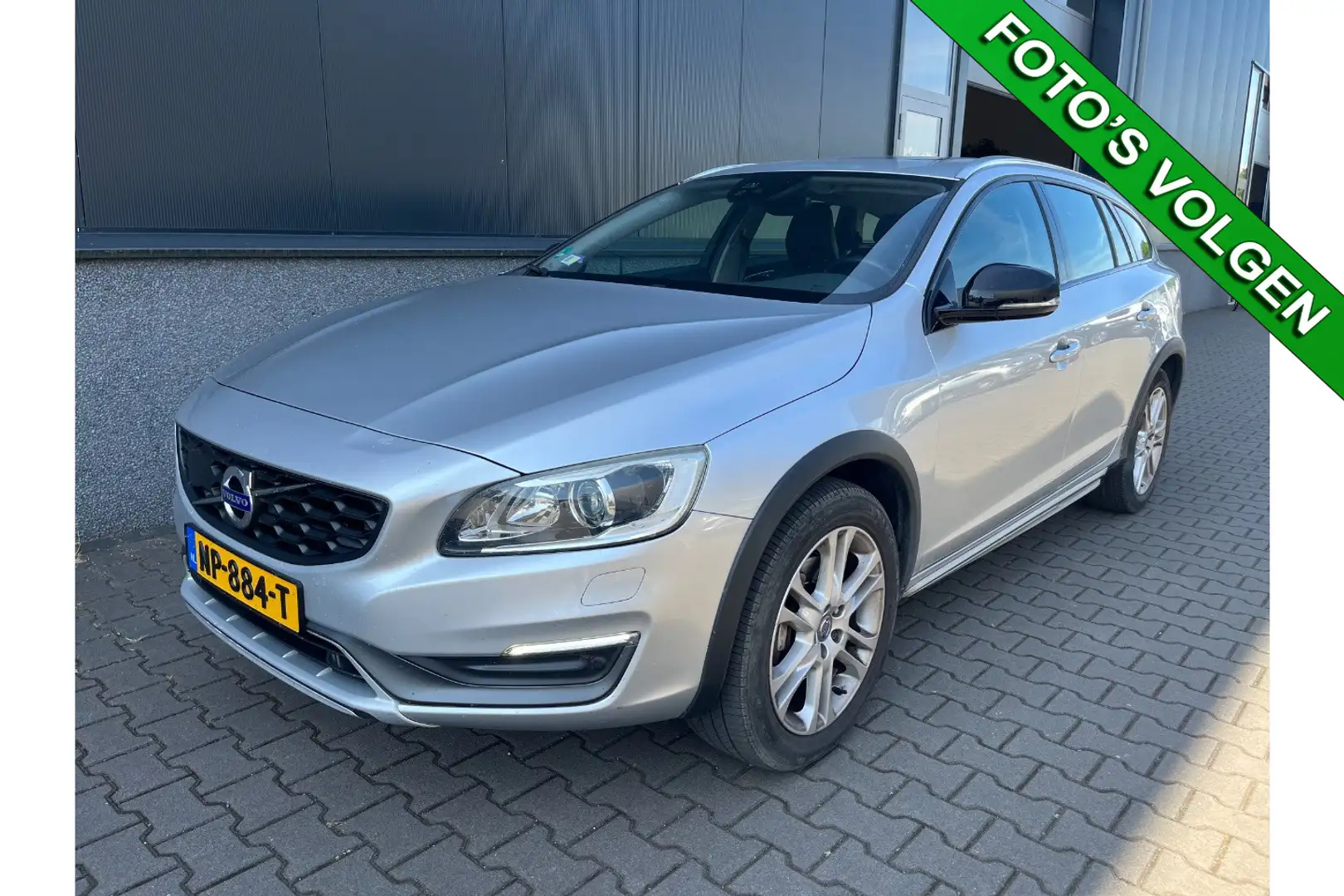 Volvo V60 Cross Country 2.0 D4 Summum ✅ Navi ✅ Cruise ✅ Trekhaak ✅ Leer Grijs - 1