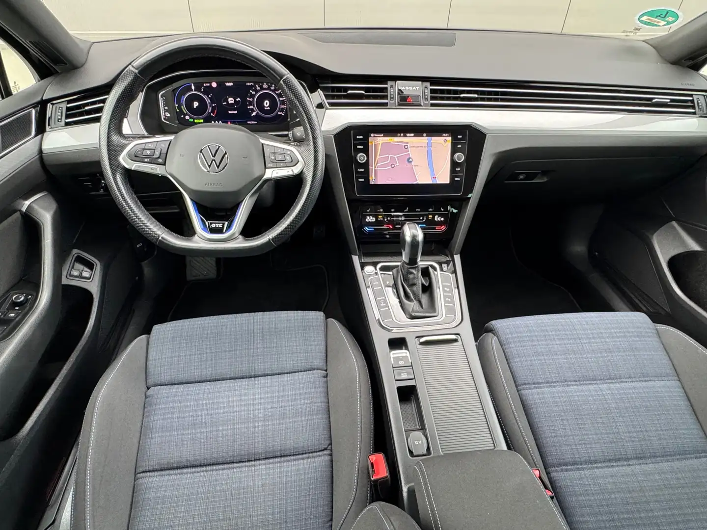 Volkswagen Passat Variant 1.4 TSI PHEV GTE * Sideassistent * Camera * Trekha Zwart - 2
