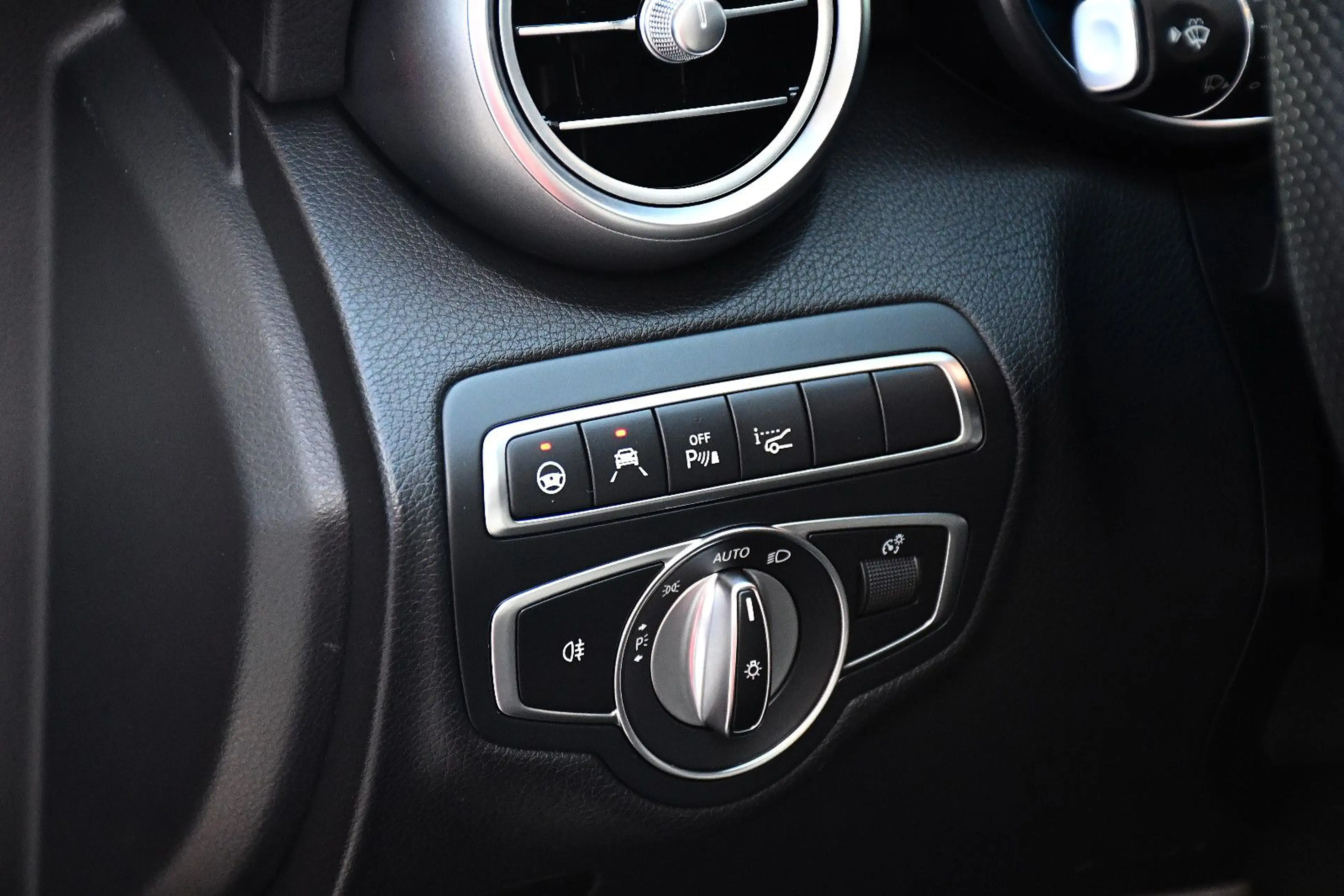 Mercedes-Benz C 43 AMG 4 Matic ACC CarPlay Burmester Pano — photo 10