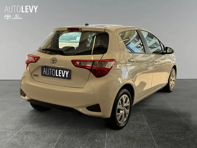 Toyota Yaris view 6