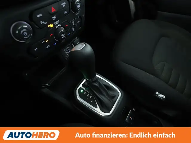 Jeep Renegade view 23