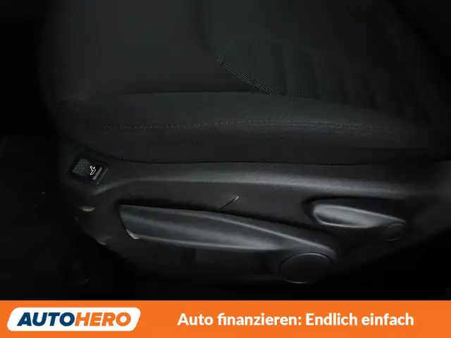 Jeep Renegade view 25
