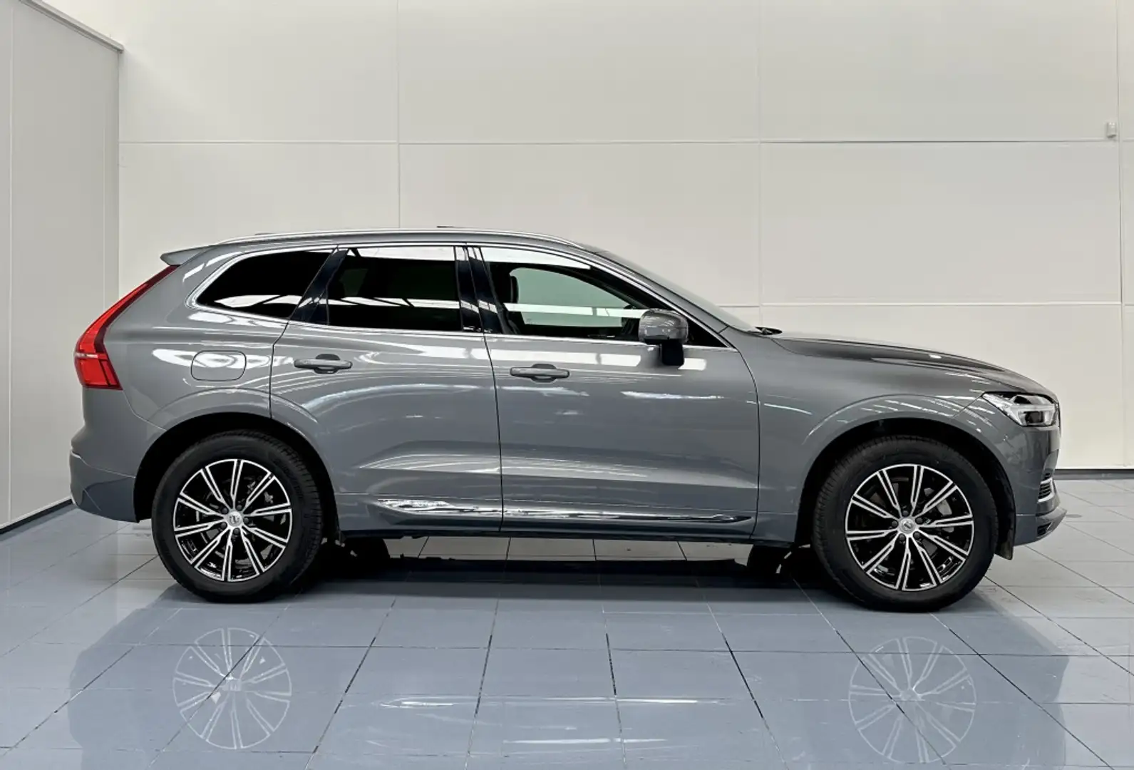 Volvo XC60 T6 Twin Recharge Inscription Gris - 2