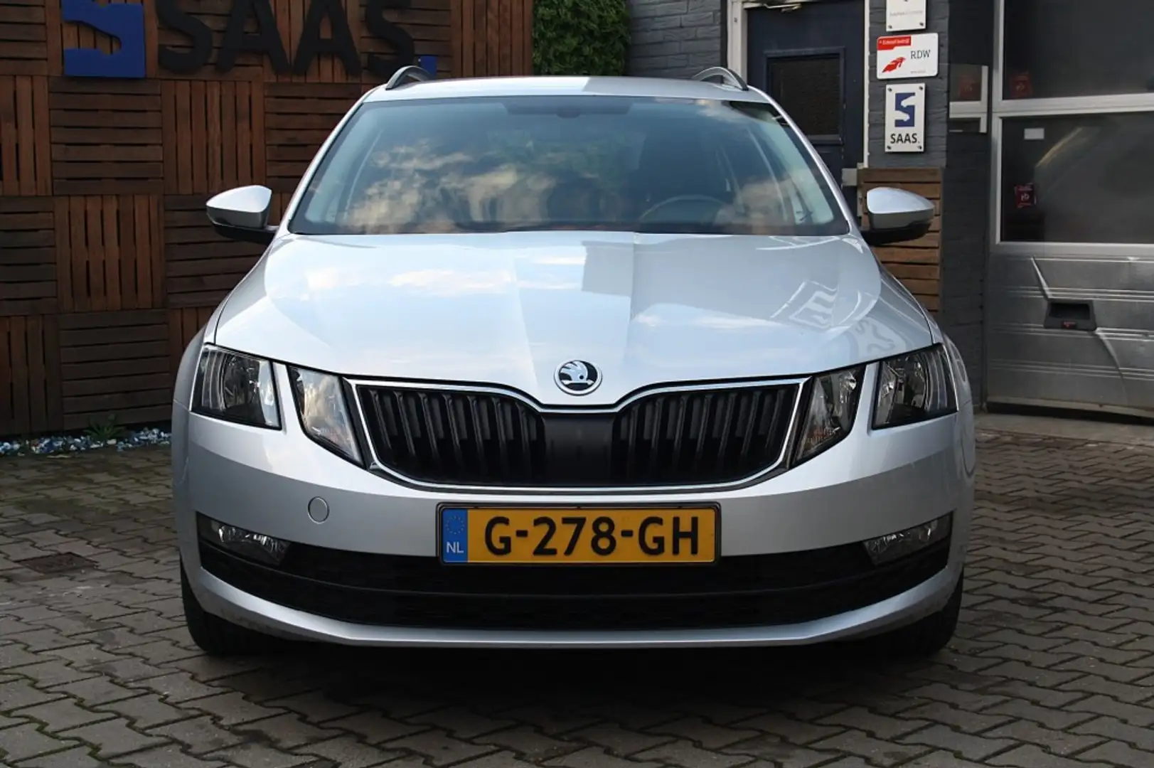 Skoda Octavia 1.5 TSI Greentech Business Edition/ 1ste Eig. / NA Grijs - 2