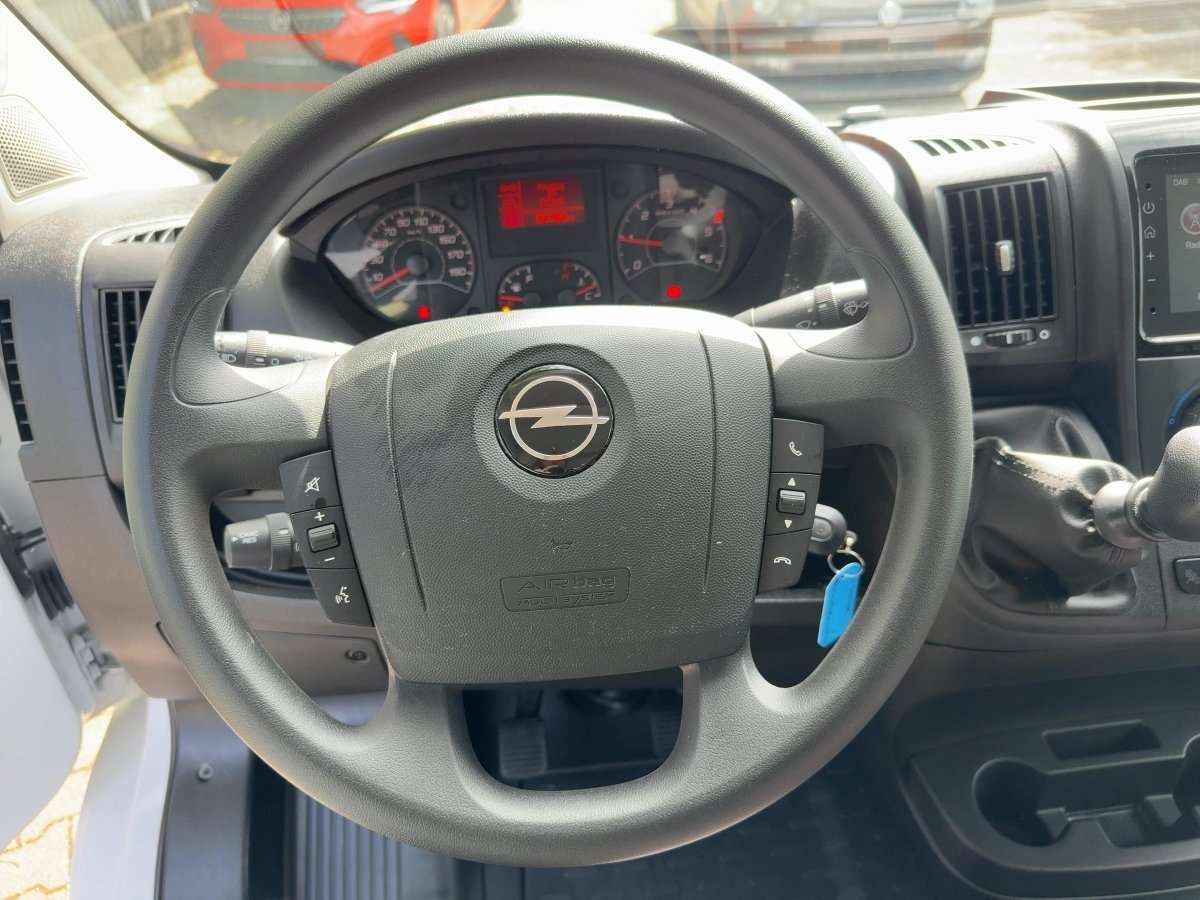 Opel Movano