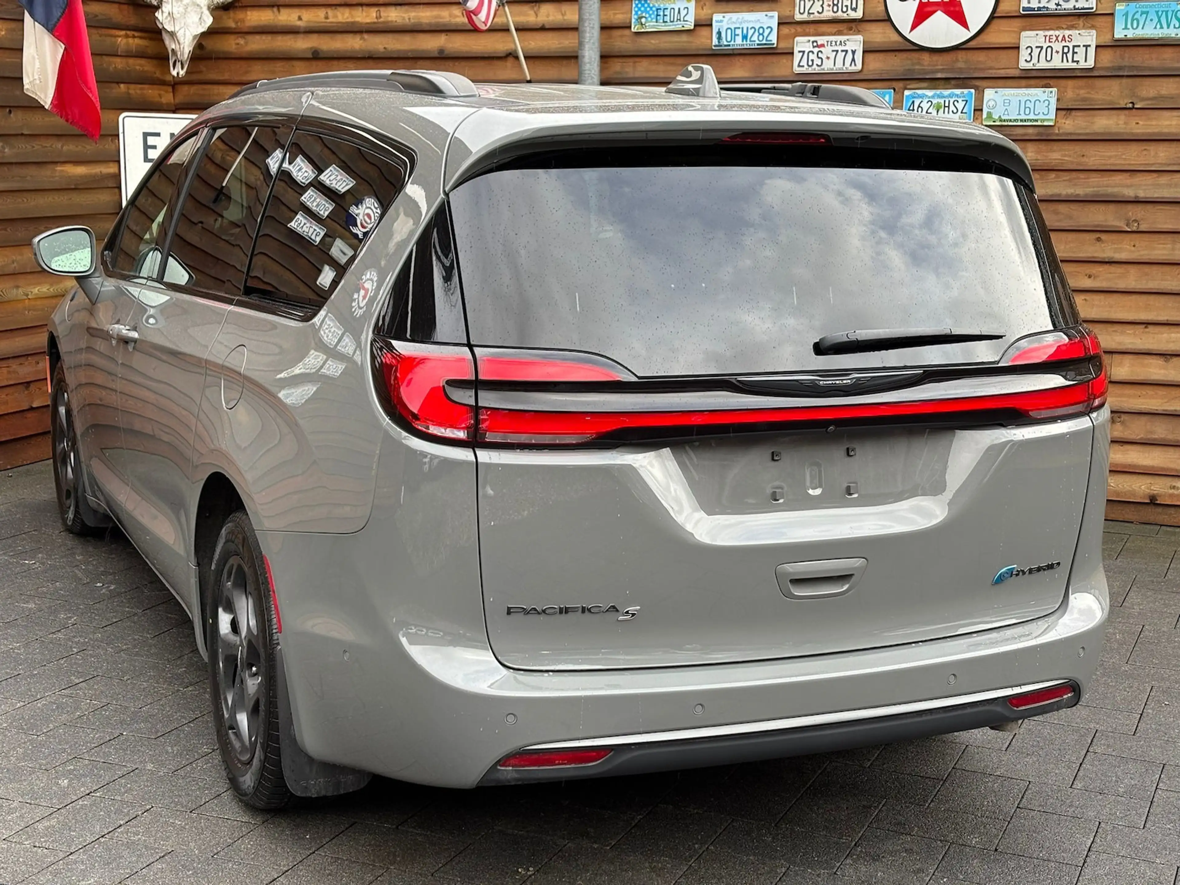 Chrysler Pacifica Hybrid LIMITED S Pano ACC LED 360° 7S. — photo 15