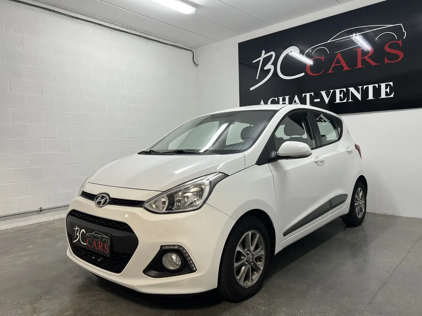 Hyundai i10 1.0i *GARANTIE*CLIM*CRUISE*JANTE*BLUETOOTH* - 1