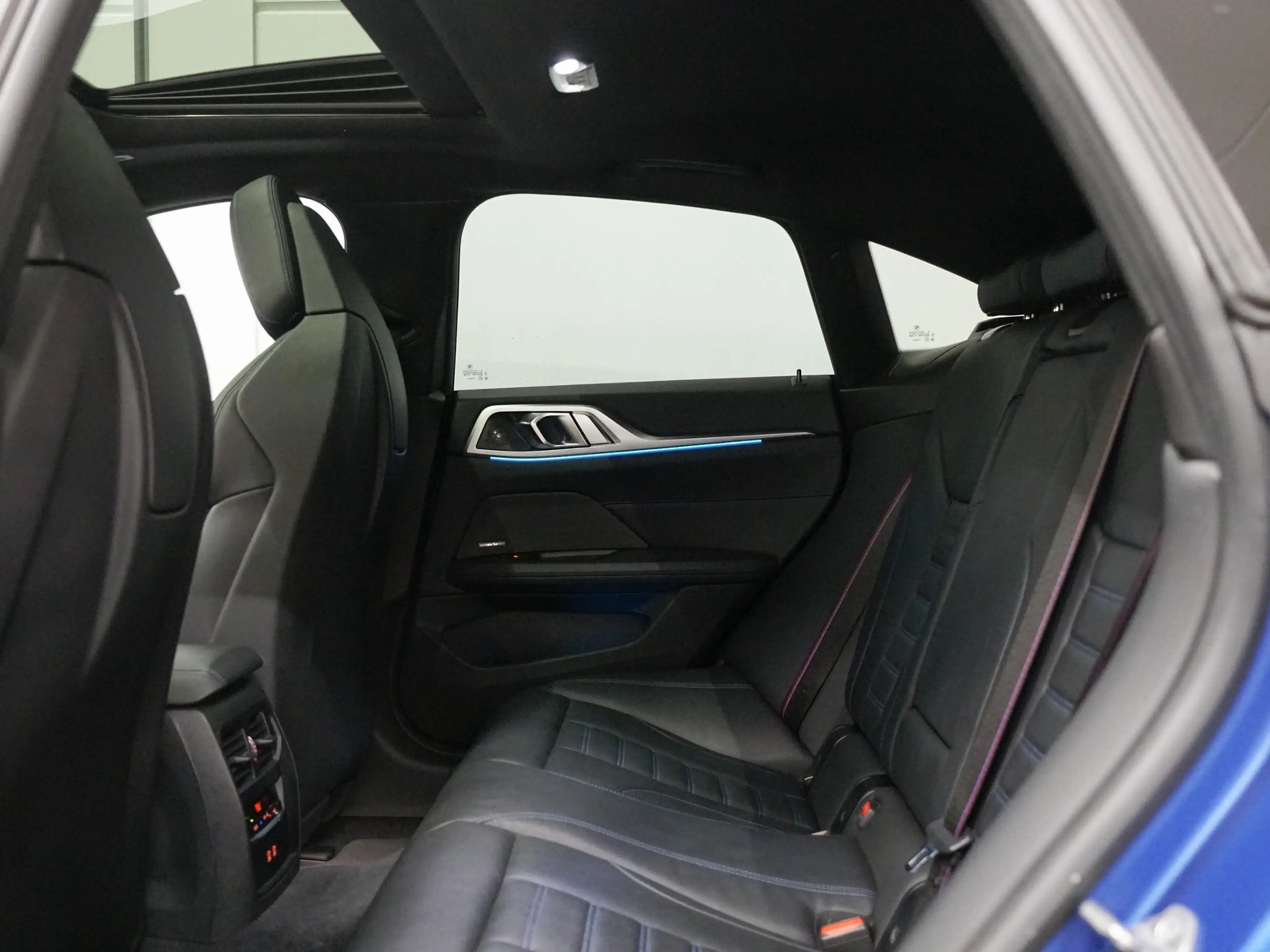 BMW i4 M50 Schuifdak | M Stoelen | Harman Kardon | CoPilo — photo 34