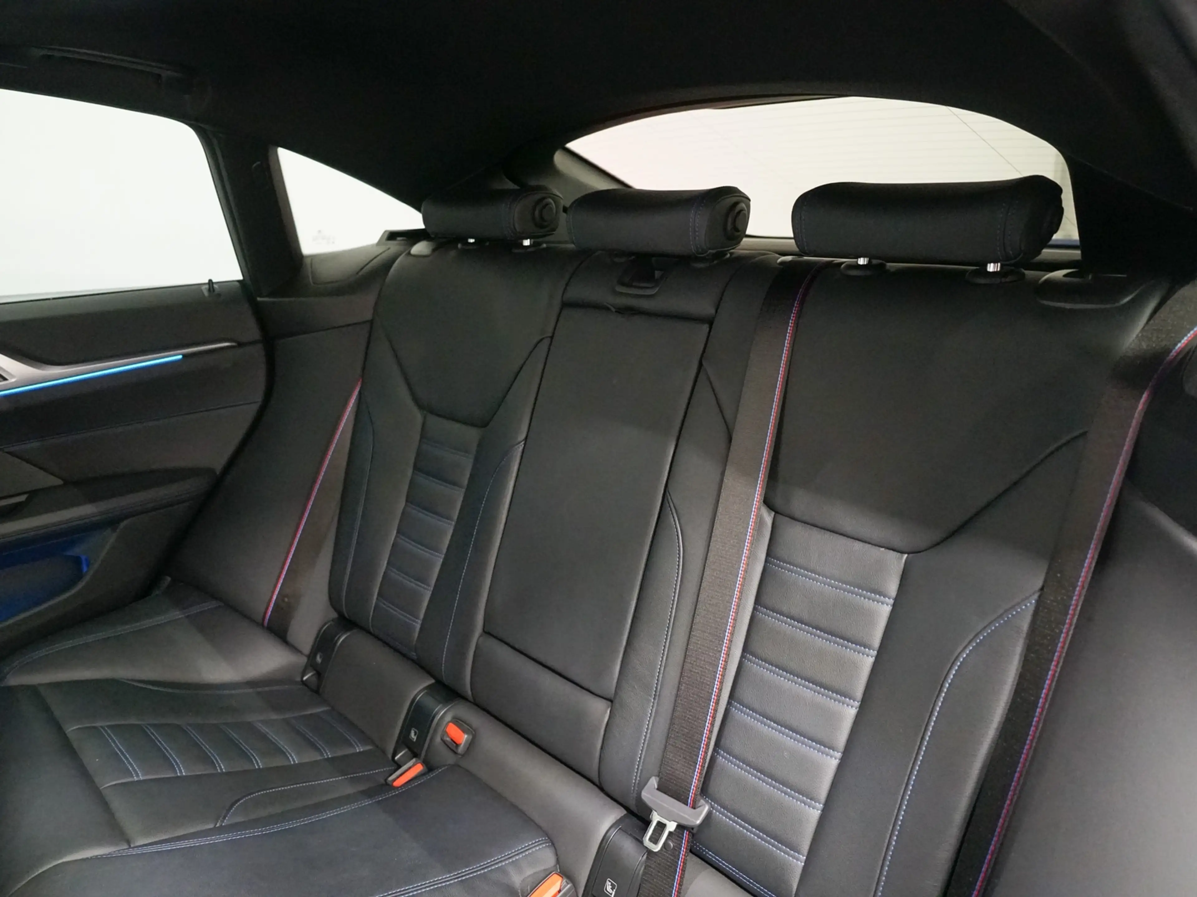 BMW i4 M50 Schuifdak | M Stoelen | Harman Kardon | CoPilo — photo 36