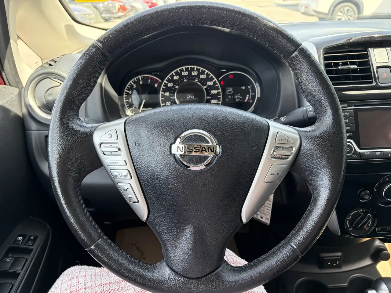 Nissan Note снимка Nissan Note
