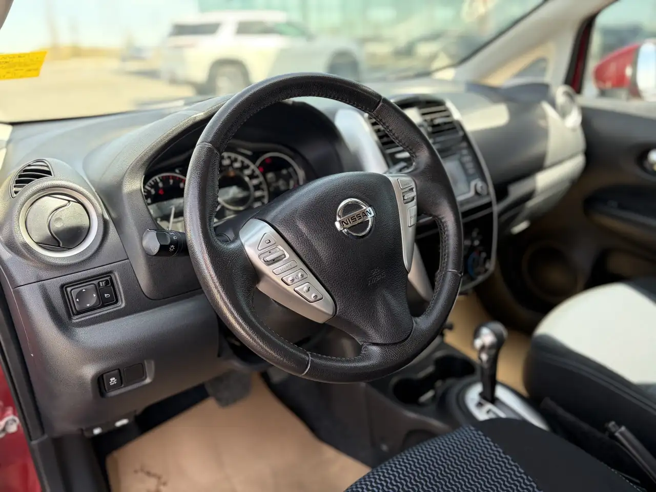 Nissan Note снимка Nissan Note