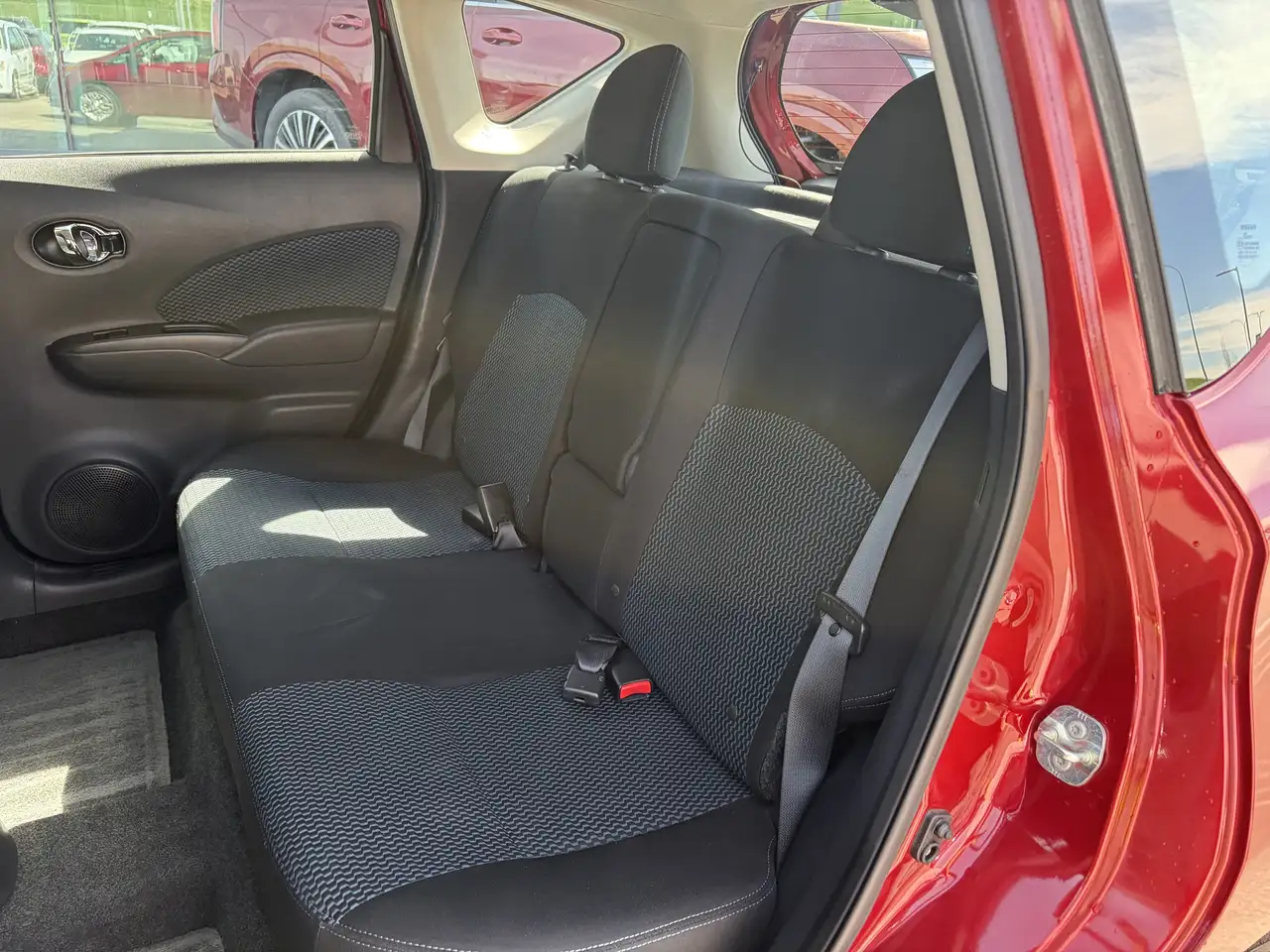 Nissan Note снимка Nissan Note