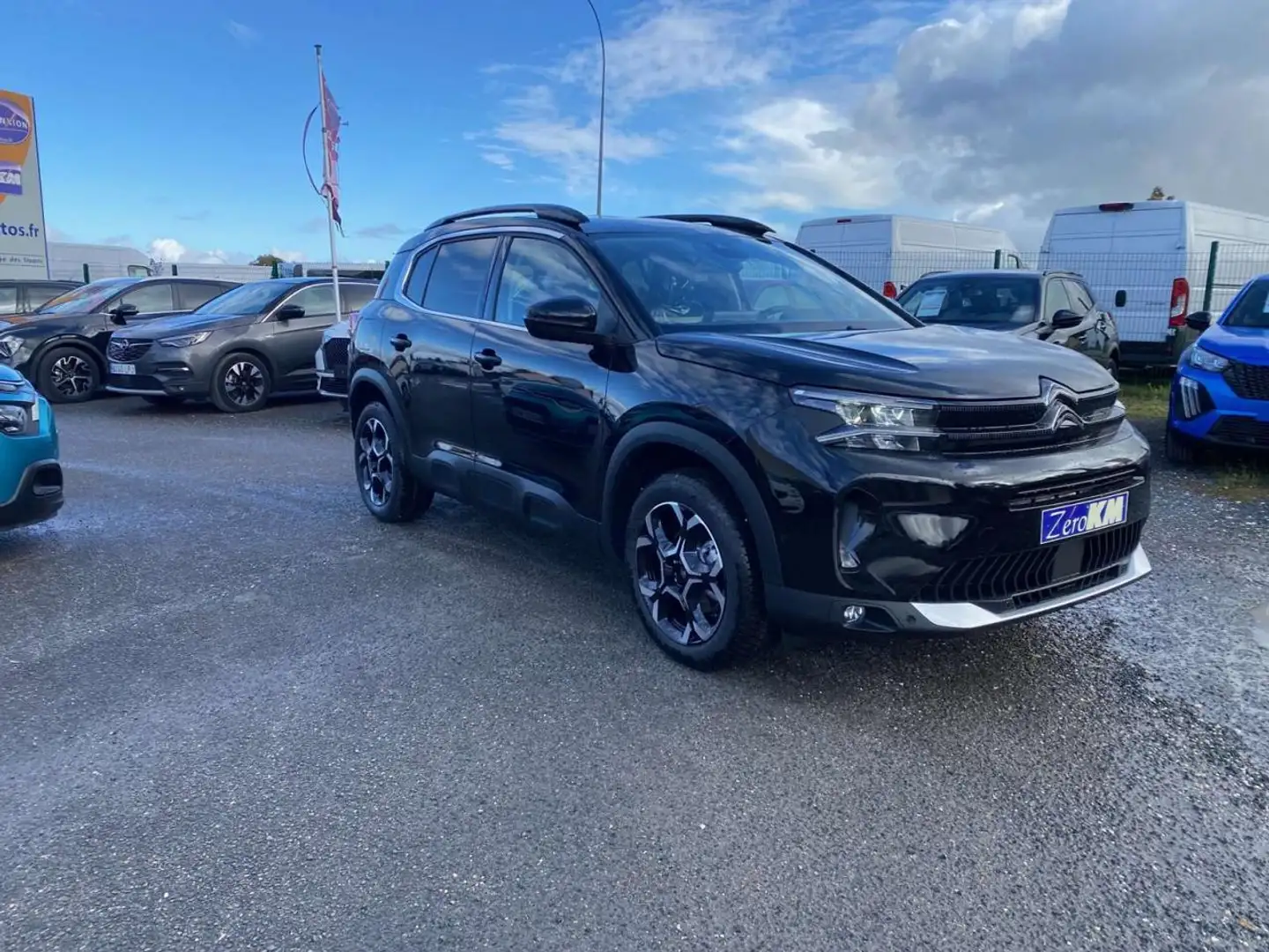 Citroen C5 Aircross 1.5 BLUEHDi - 130 S\u0026S - BV EAT8 MAX + SIEGES AVANT CHAUFFANTS Noir - 2
