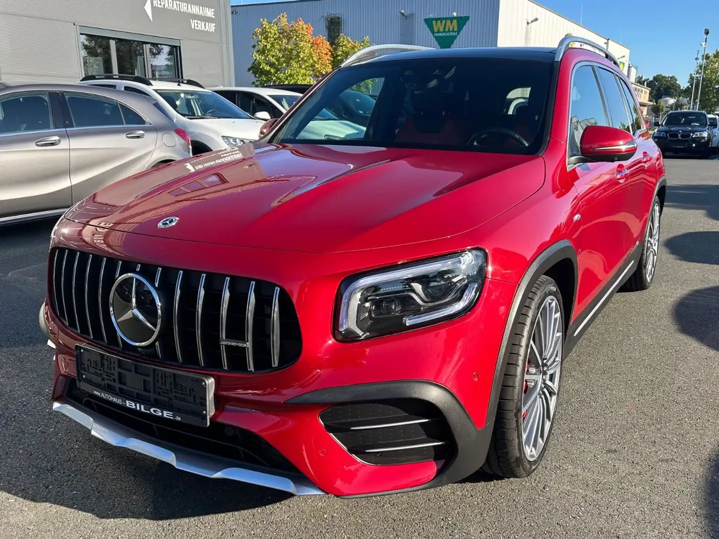 Mercedes-Benz GLB 35 AMG 4M/PANO/360/BURMESTER/AHK Rot - 1