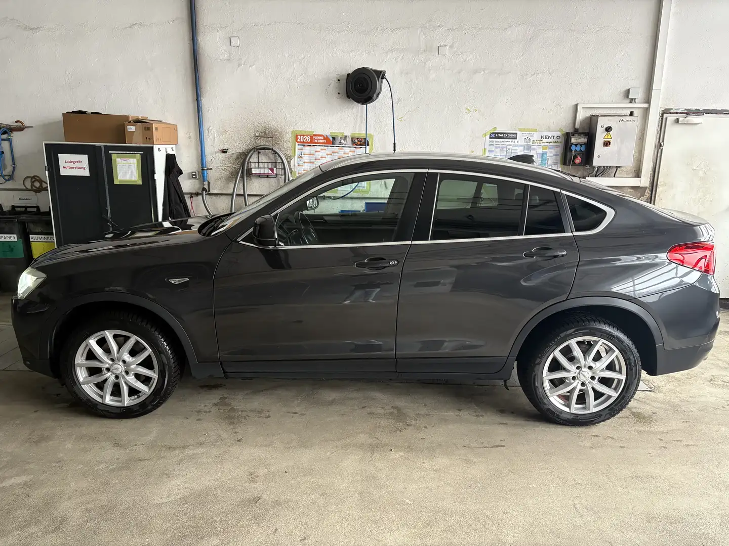 BMW X4 xDrive 20d Österreich-Paket Aut. Grau - 2