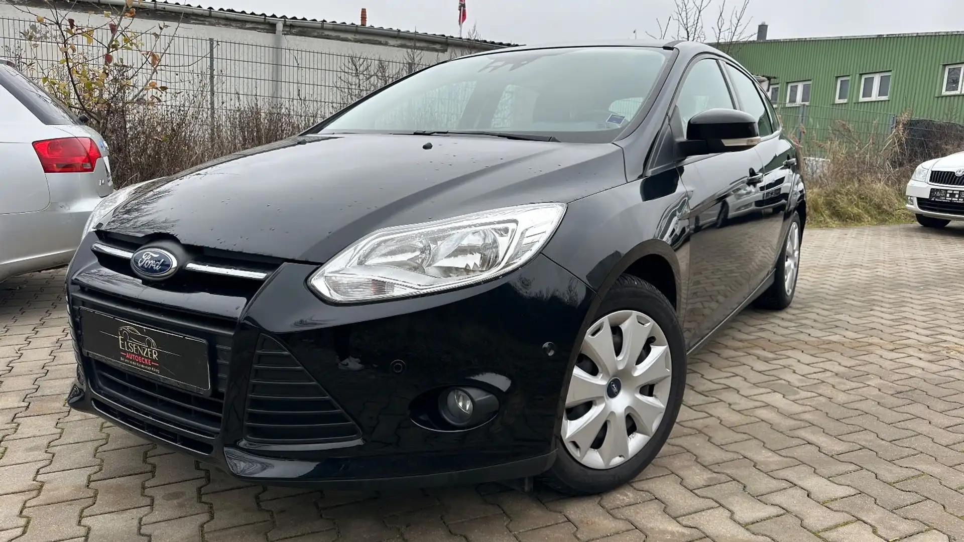 Ford Focus Lim. Champions Edition SHZ Park Assist Noir - 2