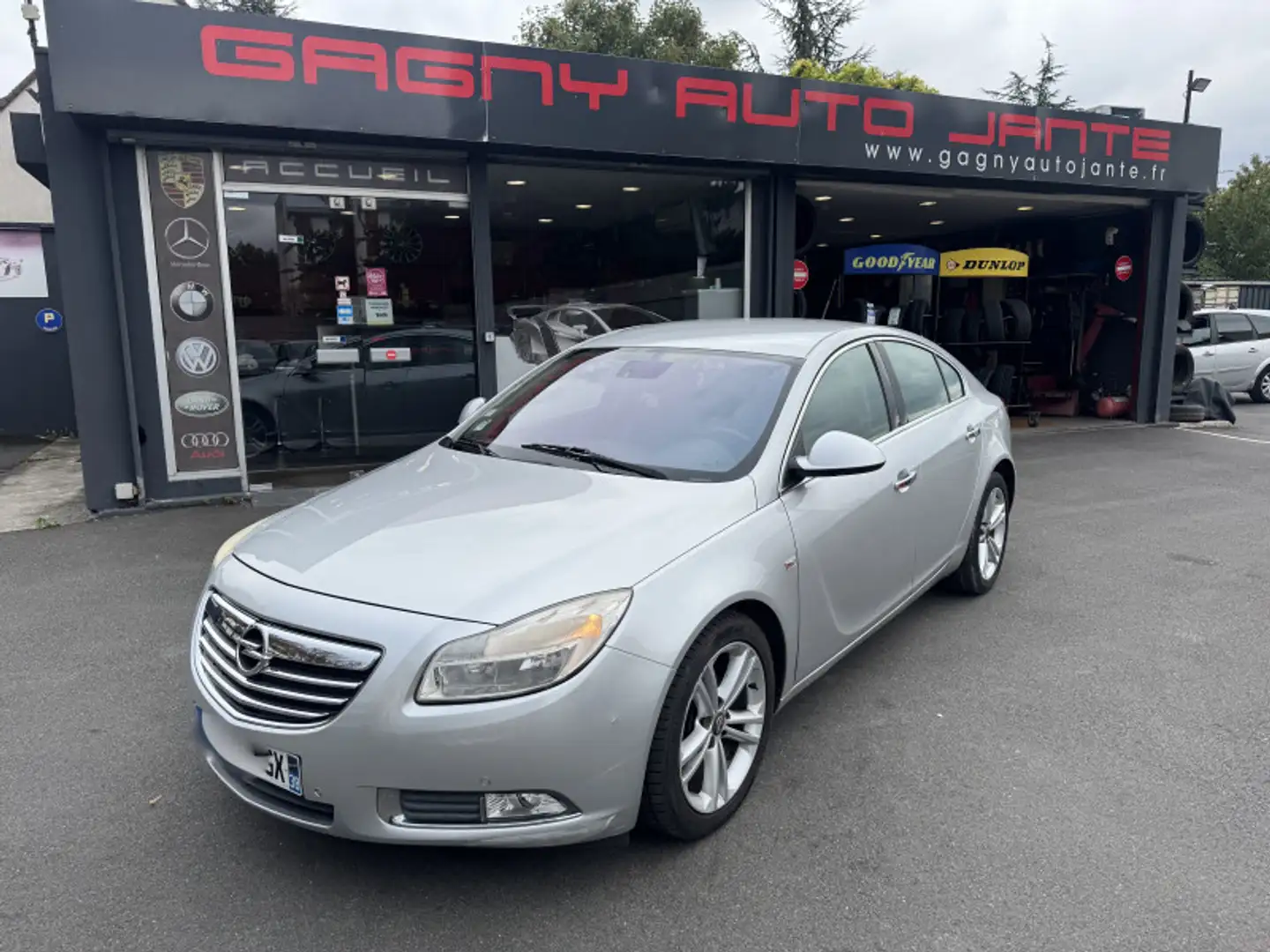 Opel Insignia 2.0 CDTI130 FAP COSMO BA 5P Gris - 1