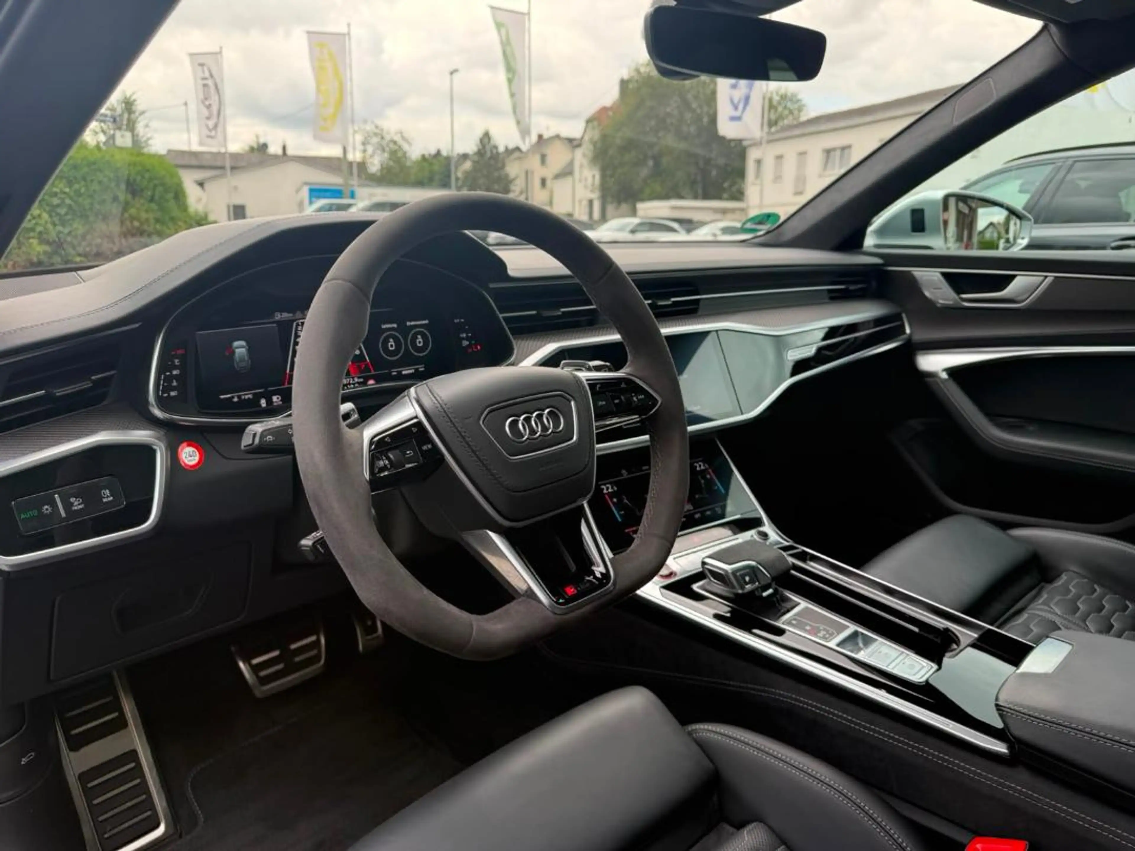 Audi RS6 Avant — photo 13