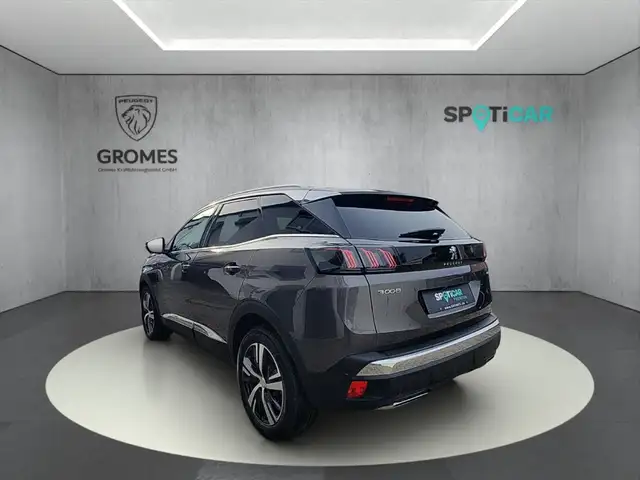 Peugeot 3008 view 5