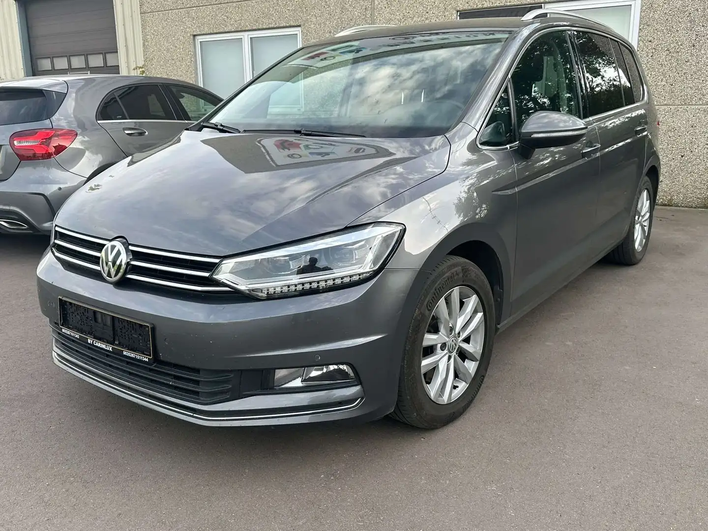 Volkswagen Touran 2.0 TDi SCR Highline Gris - 1