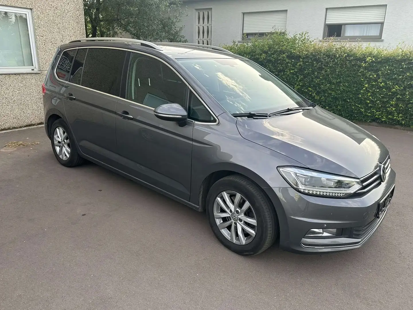 Volkswagen Touran 2.0 TDi SCR Highline Gris - 2