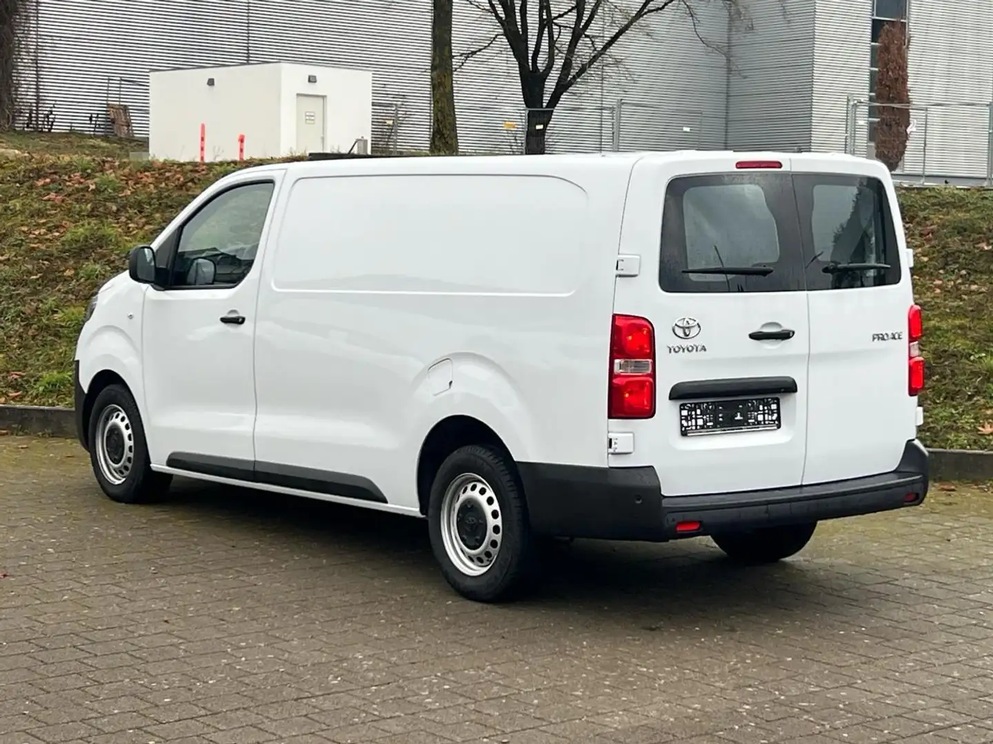 Toyota Proace L2 Kasten Meister 6-Gang nur 8500KM Blanc - 2