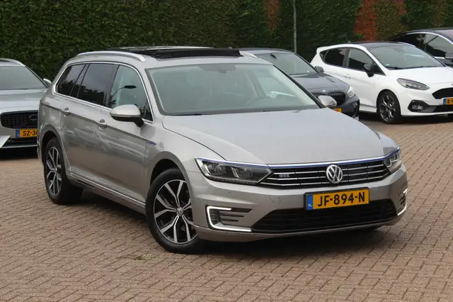 Volkswagen Passat Variant 1.4 TSI GTE Highline / Panoramadak / Navigatie / P