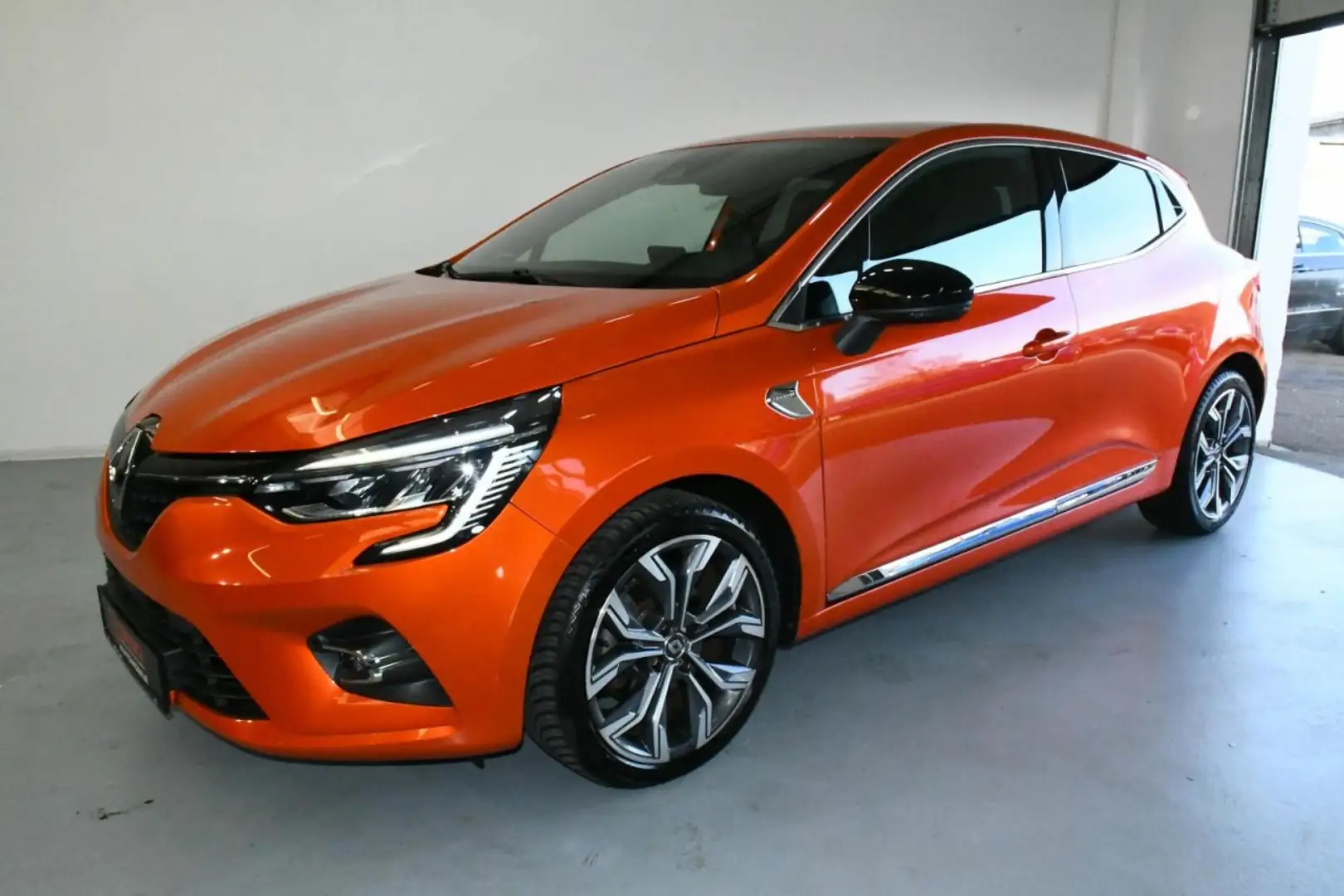 Renault Clio TCE Edit. One APP*KEY*BOSE*NAV*CAM*LK.HZ*BT Klima Orange - 2