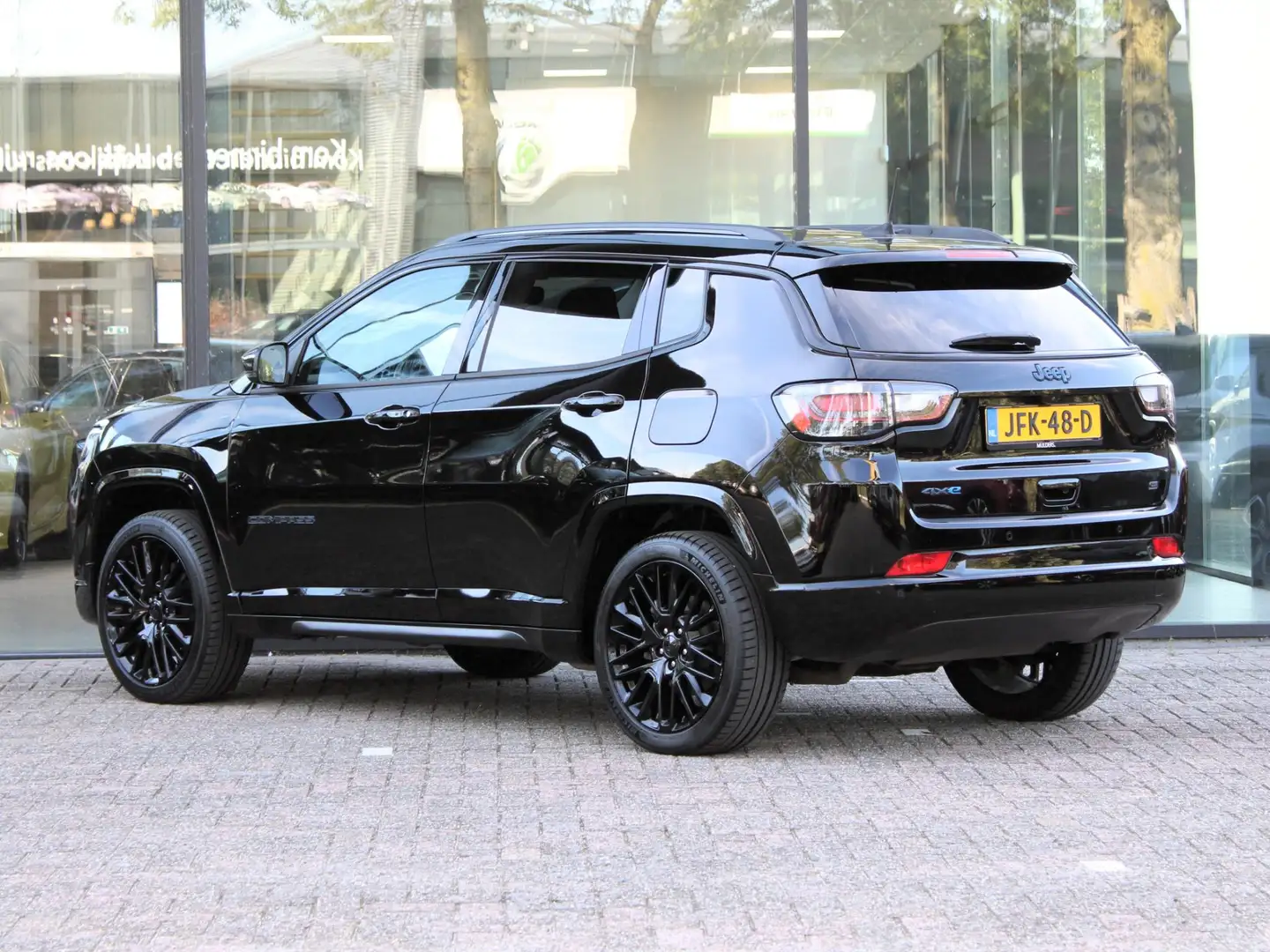 Jeep Compass 4xe 240 Plug-in Hybrid Electric S | Navi / Leder / Schwarz - 2