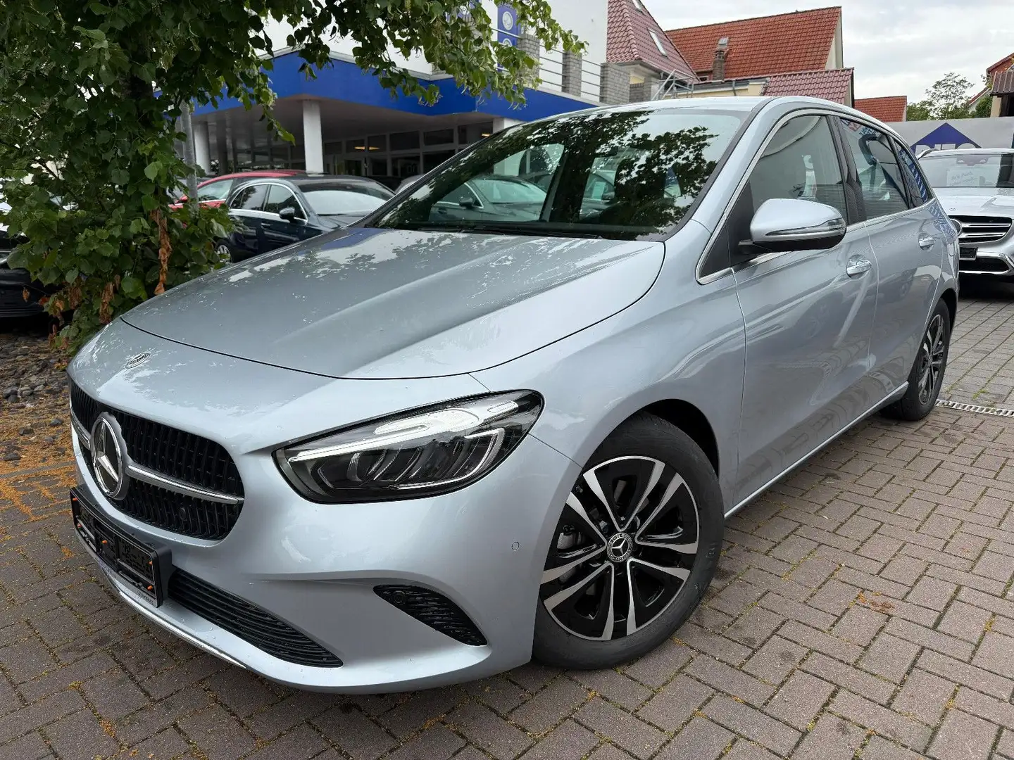 Mercedes-Benz B 180 MBUX/NAVI/LED/KEYLESS-GO/KAM/NP: 46.356€ Zilver - 1
