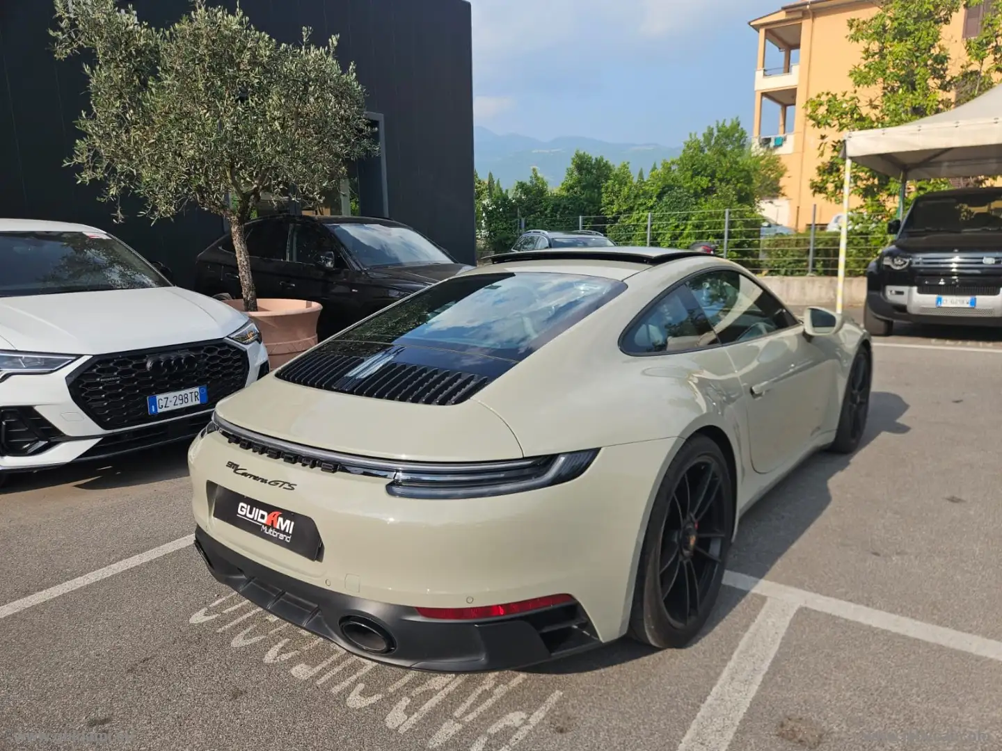 Porsche 911 Carrera GTS Verde - 2