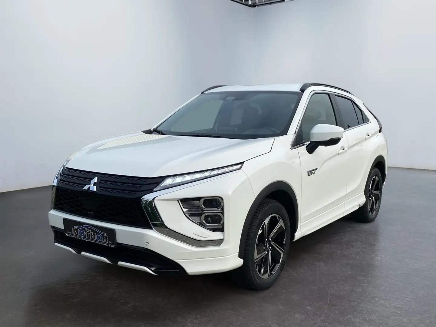Mitsubishi Eclipse Cross Plus 2.4l MIVEC PHEV ACC NAVI PDC Weiß - 2