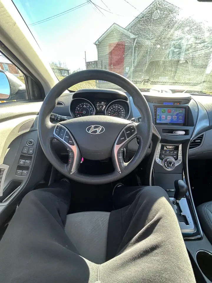 Hyundai ELANTRA снимка Hyundai ELANTRA