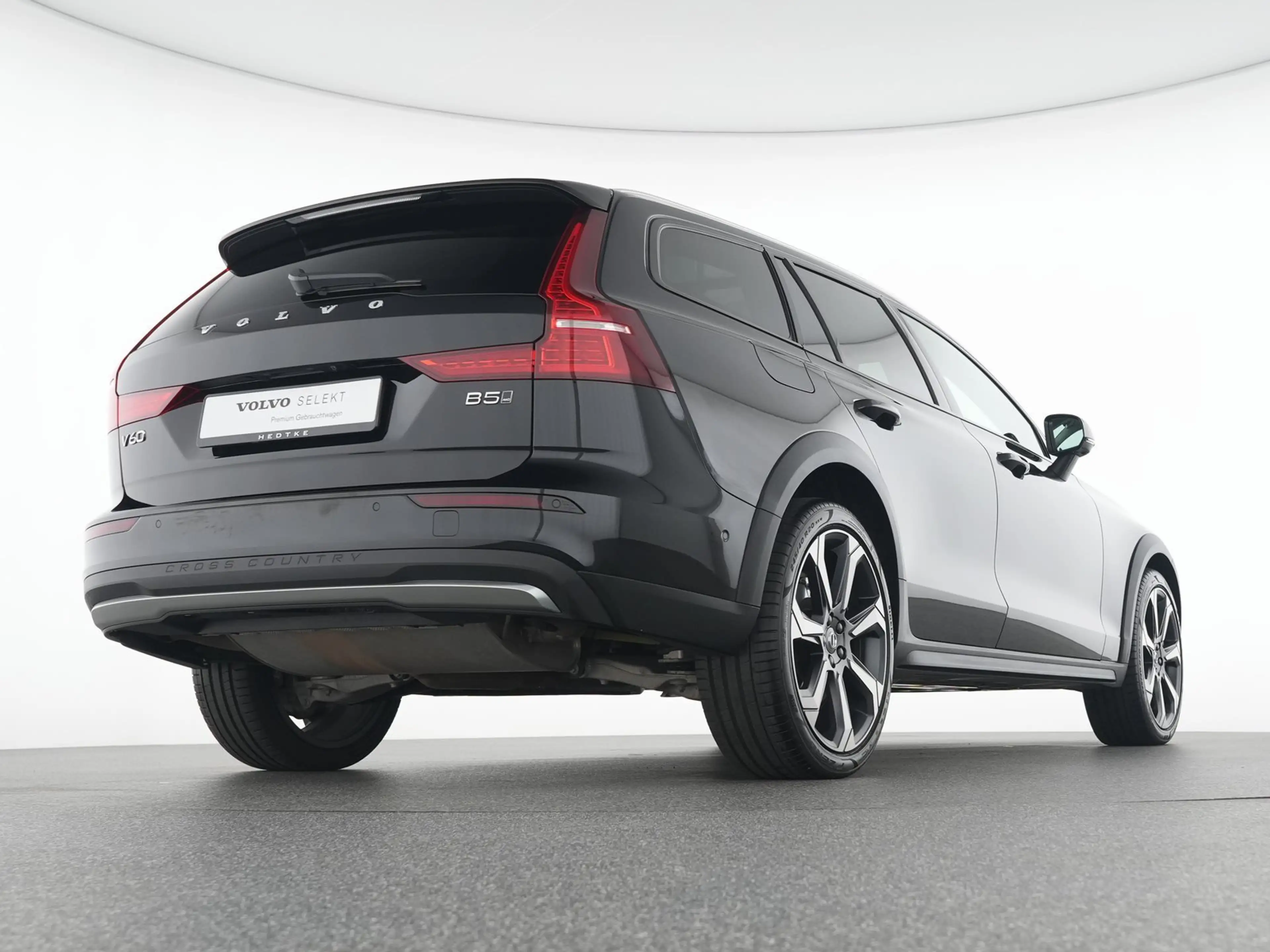 Volvo V60 Cross Country B5 AWD Ultimate B&W-SOUND*STHZ — photo 7