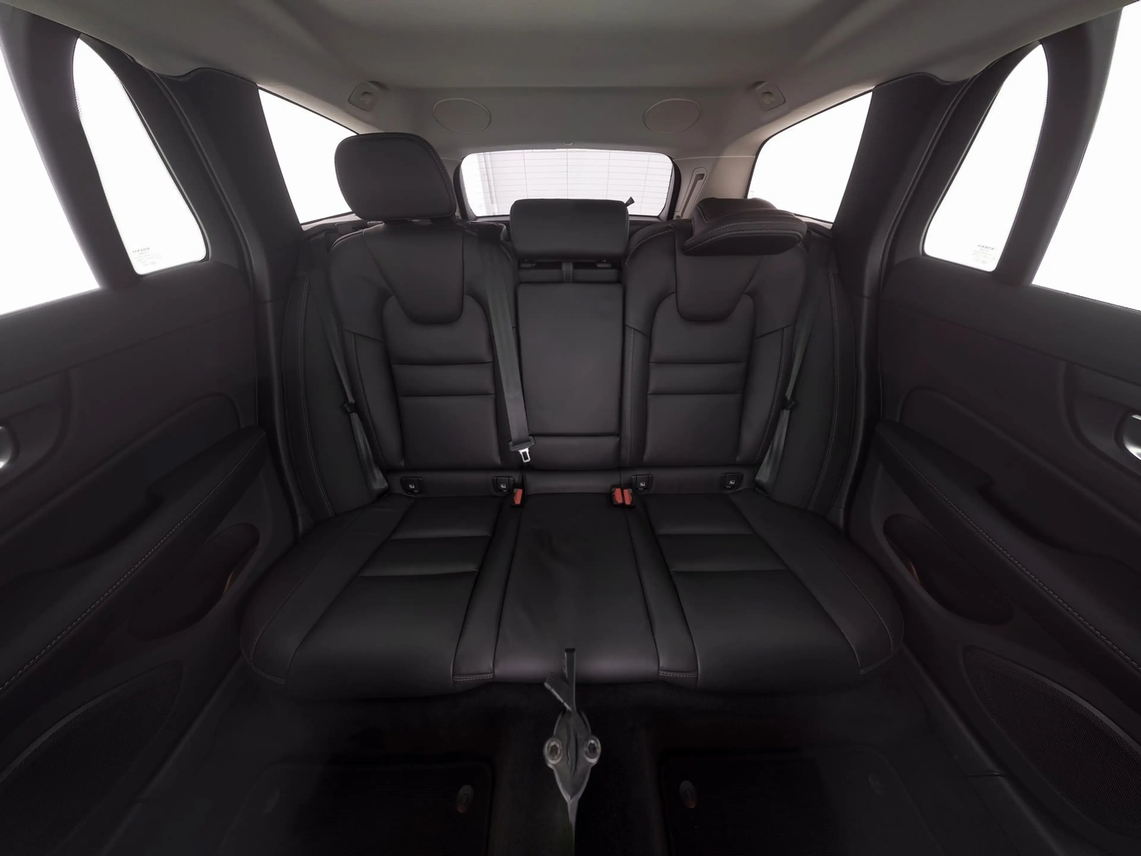 Volvo V60 Cross Country B5 AWD Ultimate B&W-SOUND*STHZ — photo 4