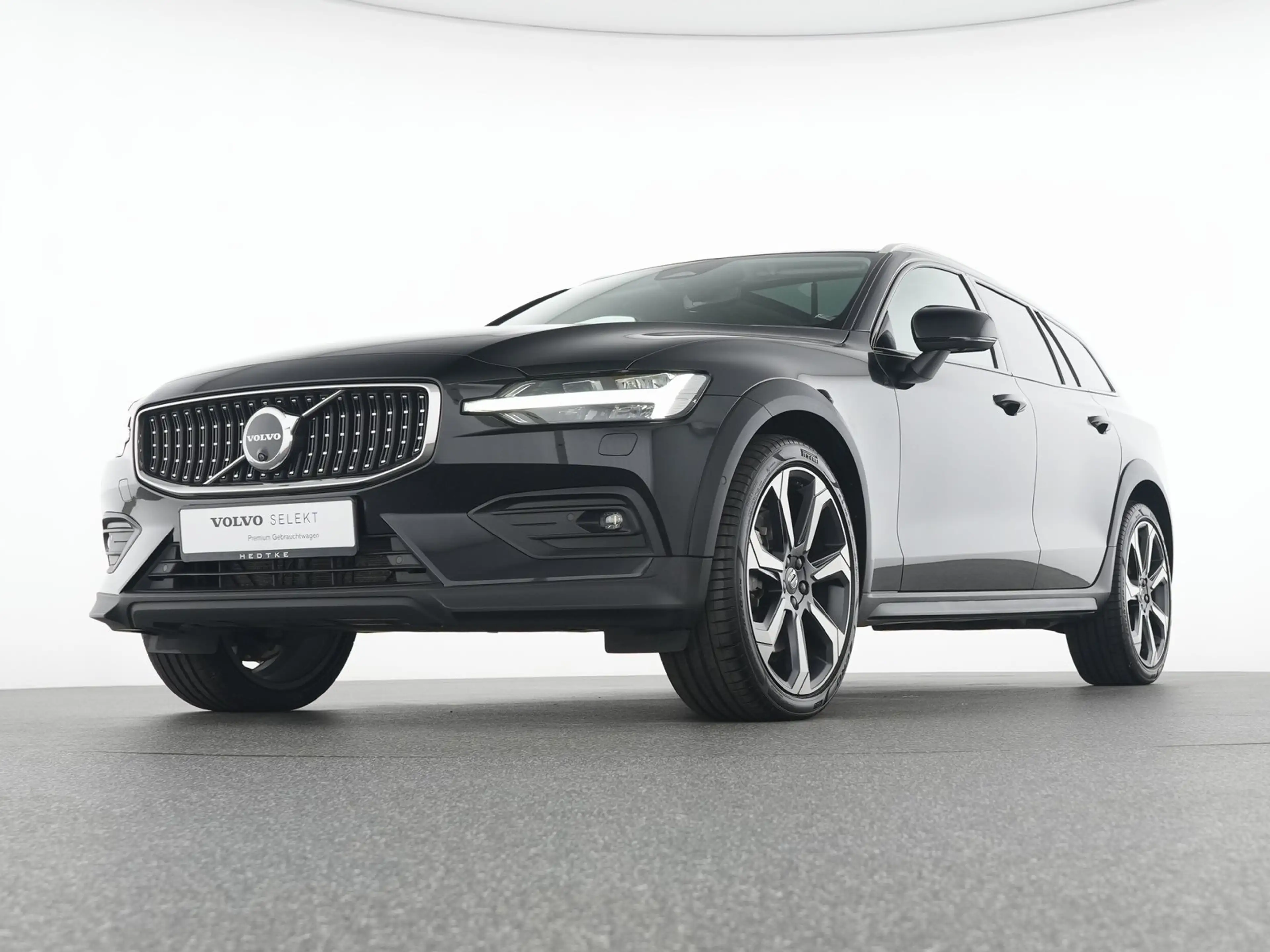 Volvo V60 Cross Country B5 AWD Ultimate B&W-SOUND*STHZ — photo 6