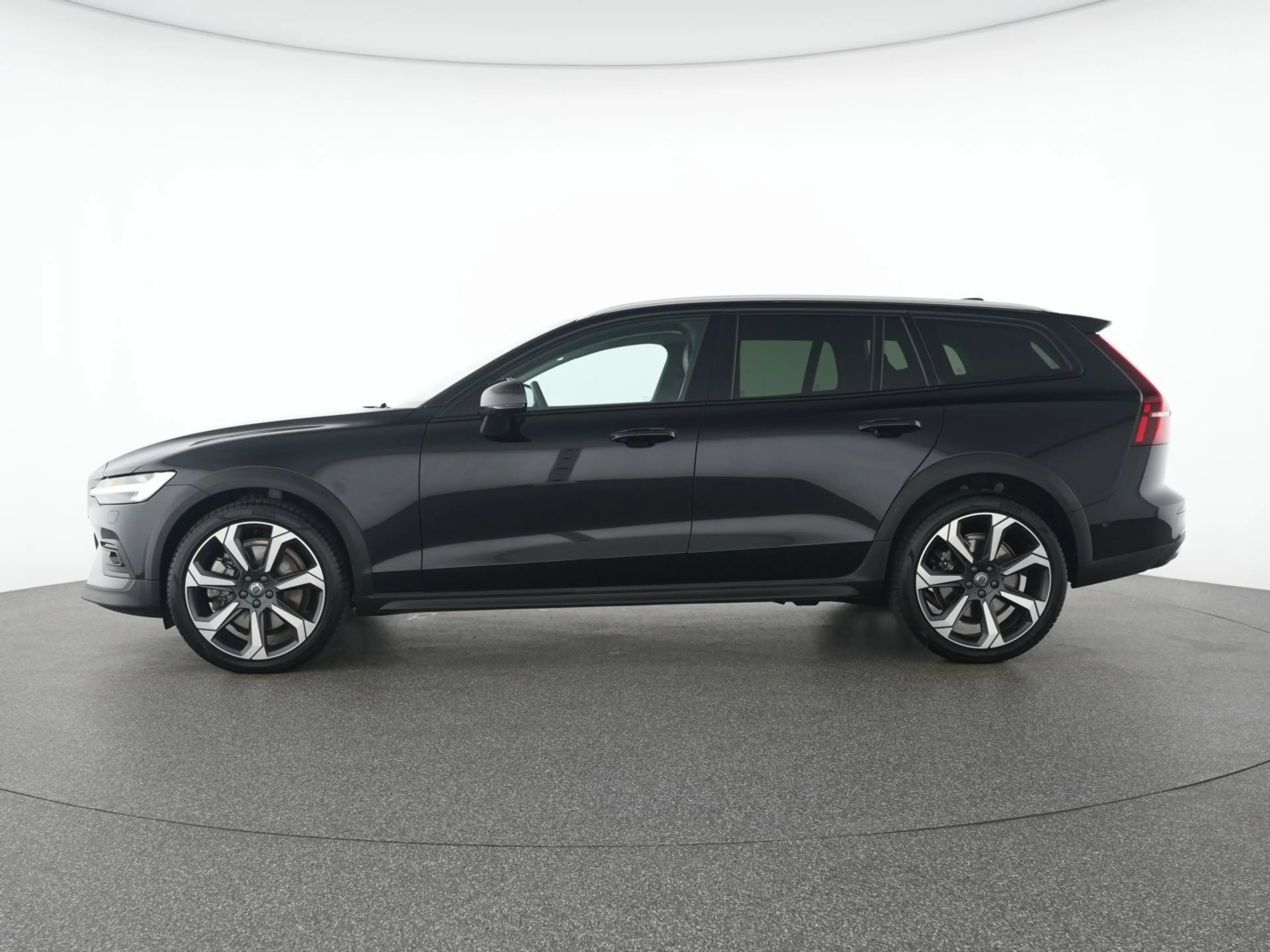 Volvo V60 Cross Country B5 AWD Ultimate B&W-SOUND*STHZ — photo 10