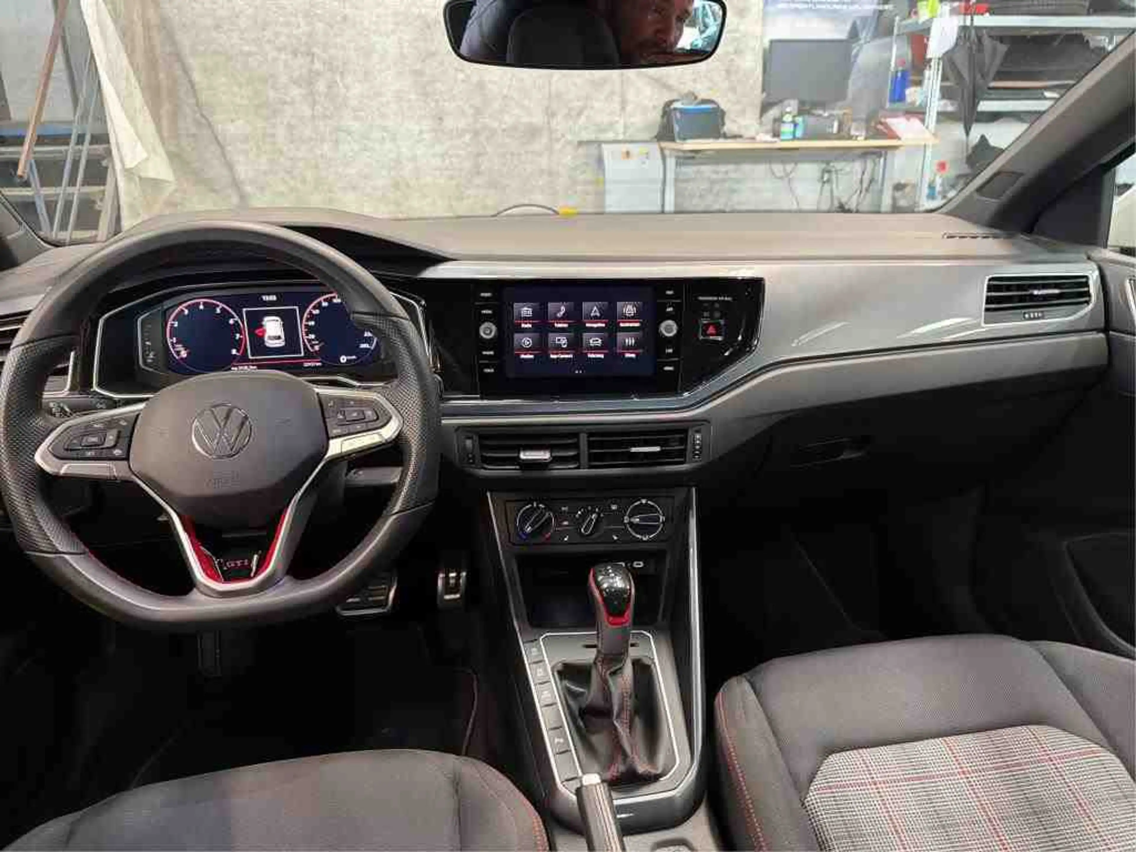 Volkswagen Polo GTI 2.0 TSI Sitzh LED LM18 Faro AUT LED PDC — photo 6