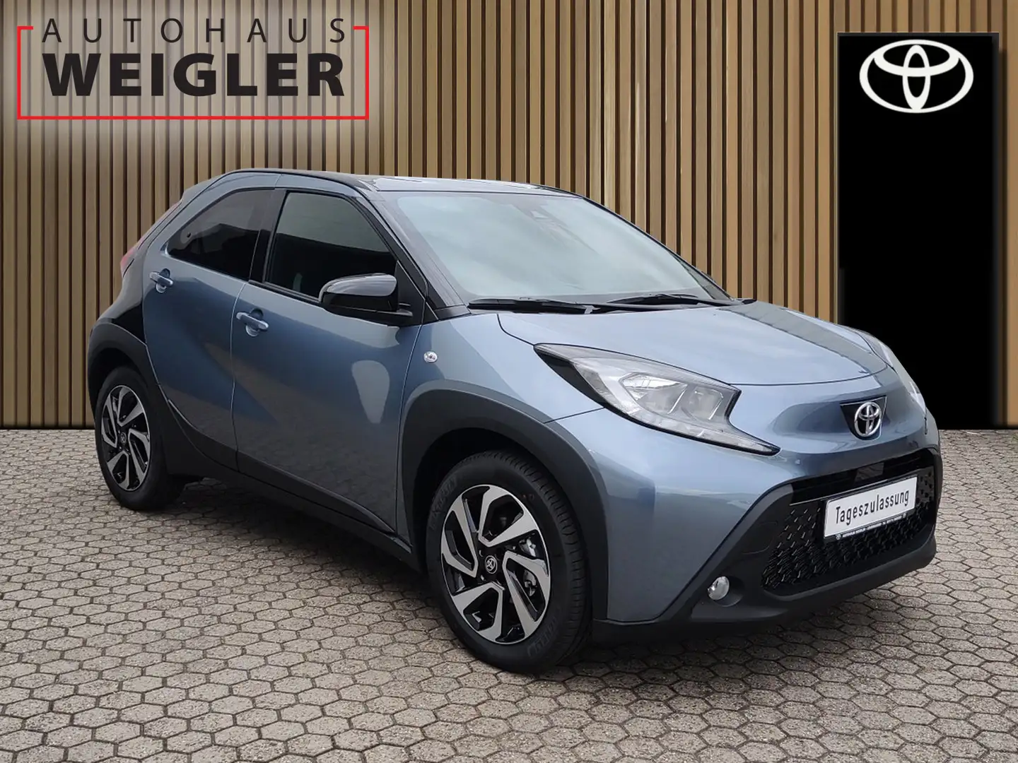 Toyota Aygo X Teamplayer Grau - 2