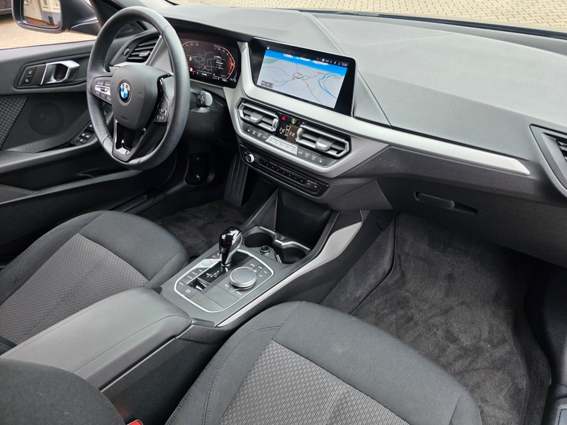 BMW 120 d Advantage Automatik/LED/Navi — photo 2